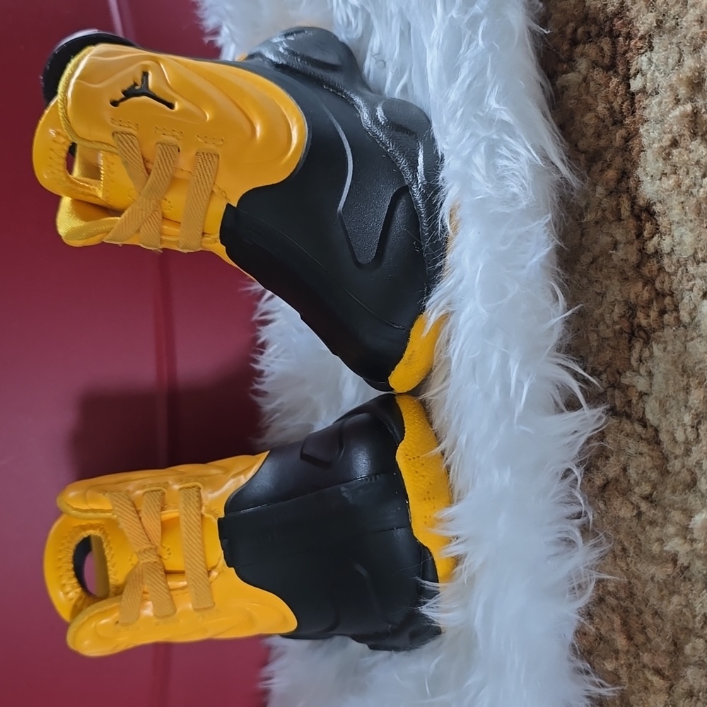 Jordan Boy's Drip 23 (Baby) Size 4  University Gold/Black Rain Boots